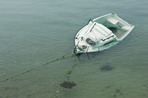 zerstörtes Sportboot